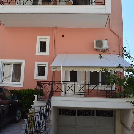 Anastasias Apartment Center City By Dimitropoulos Aigio Bagian luar foto