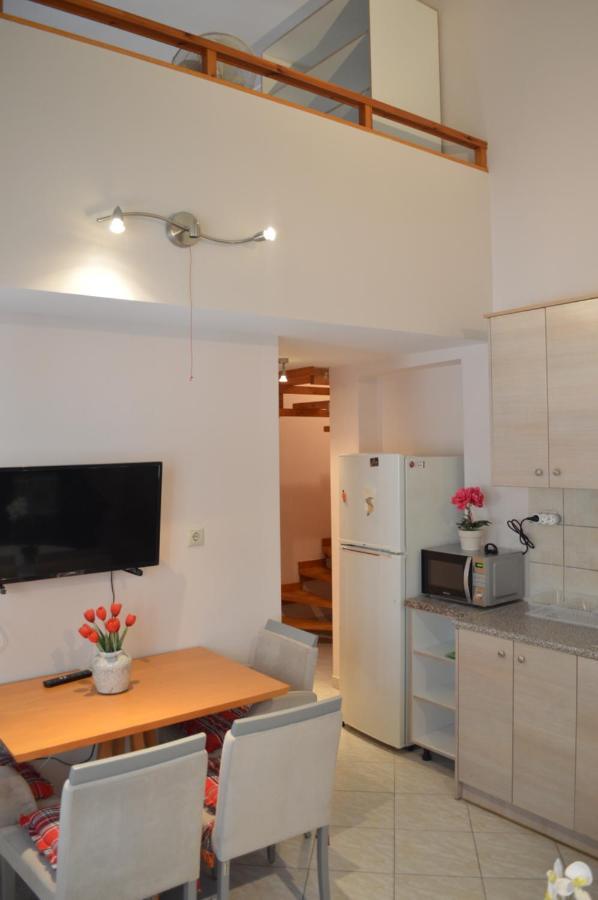 Anastasias Apartment Center City By Dimitropoulos Aigio Bagian luar foto
