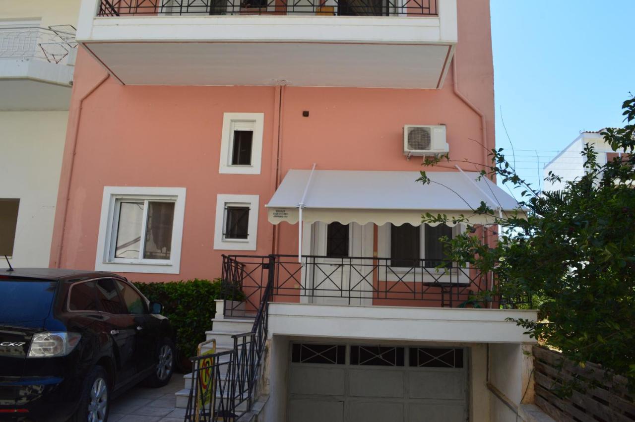 Anastasias Apartment Center City By Dimitropoulos Aigio Bagian luar foto
